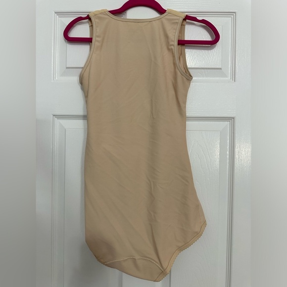 Marena recovery under garment. Great for mommy makeovers and other surgeries. - Picture 6 of 7